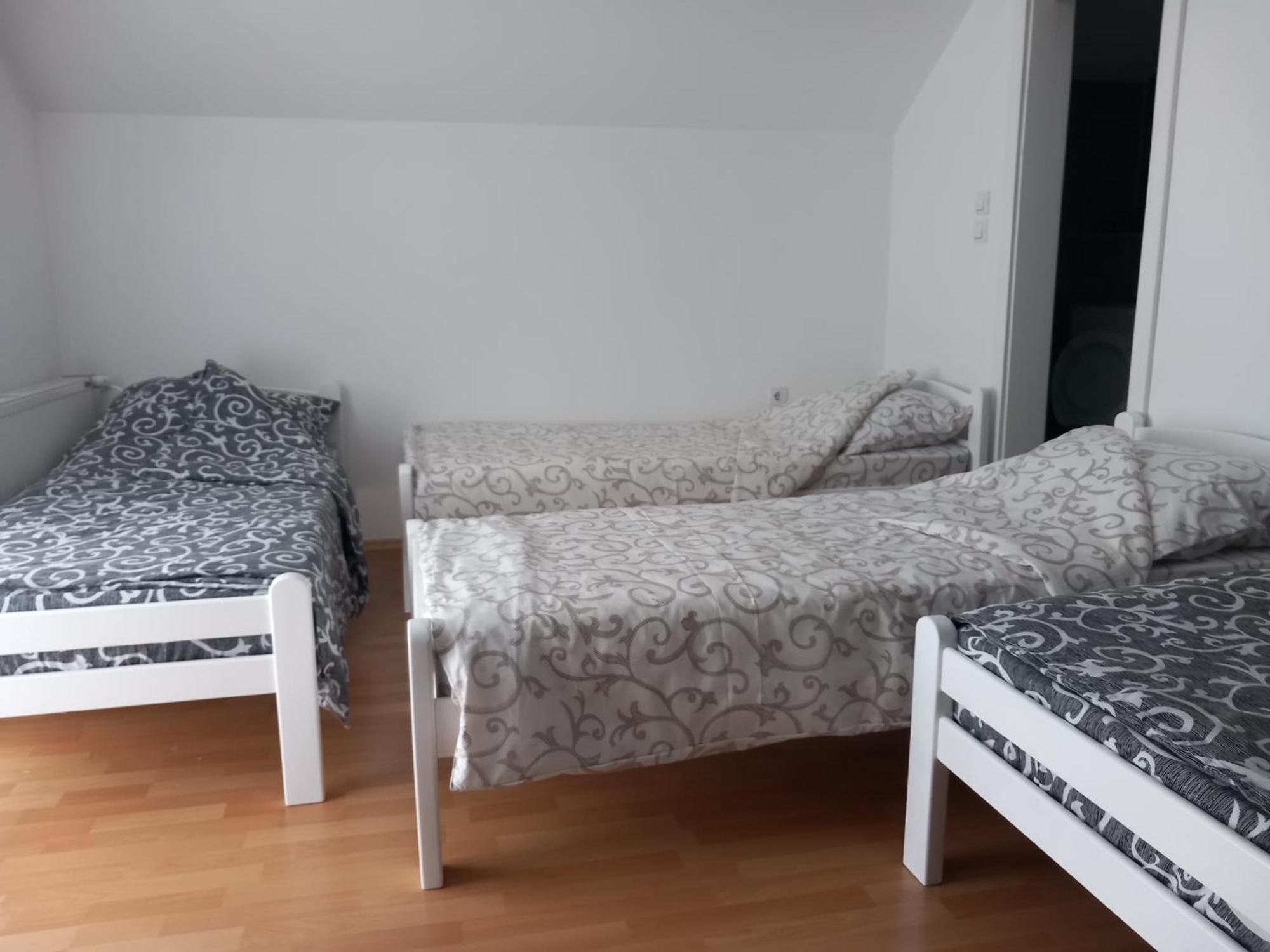 Tri Sesira Ljubovija Otel Dış mekan fotoğraf