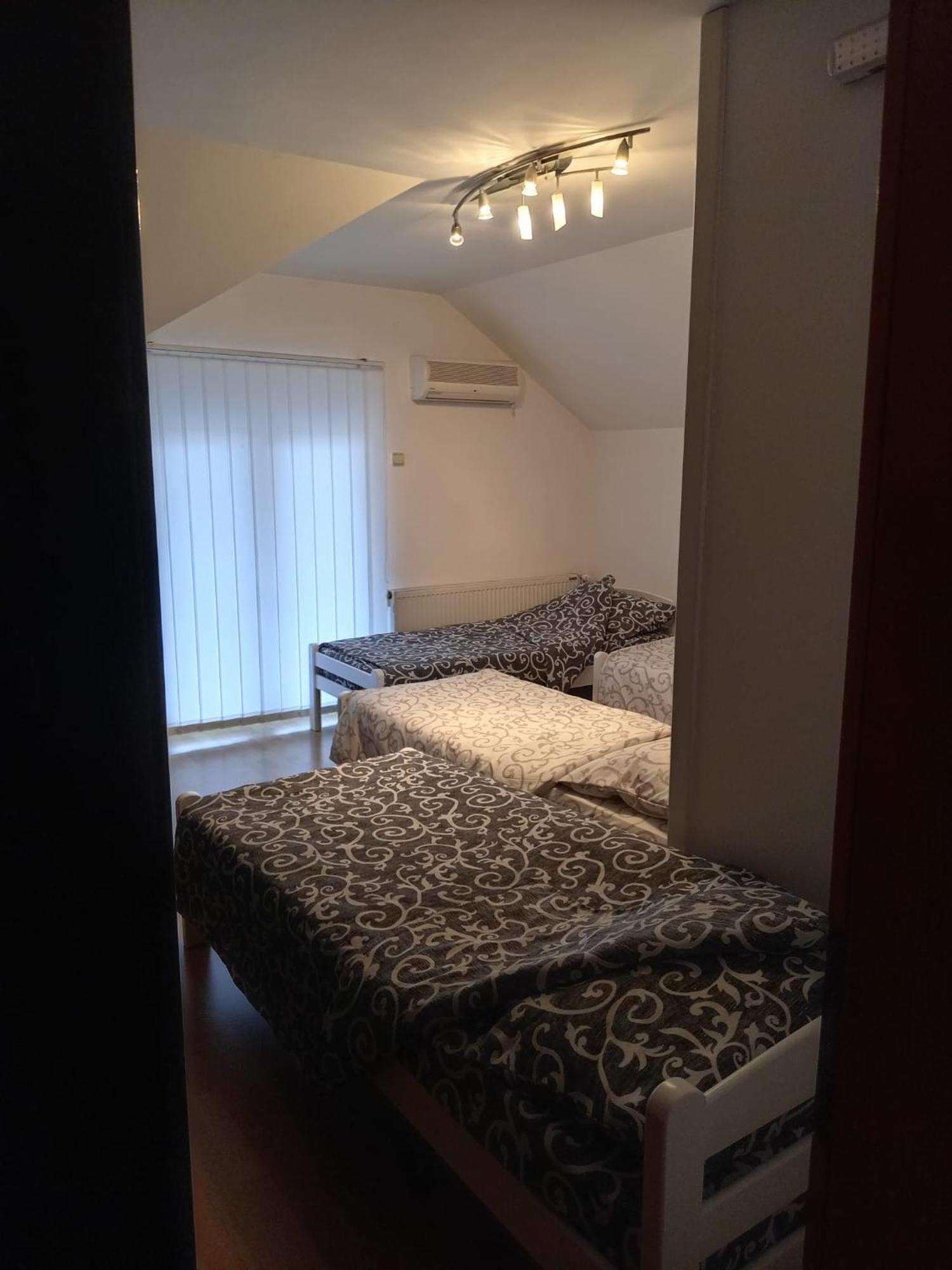 Tri Sesira Ljubovija Otel Dış mekan fotoğraf