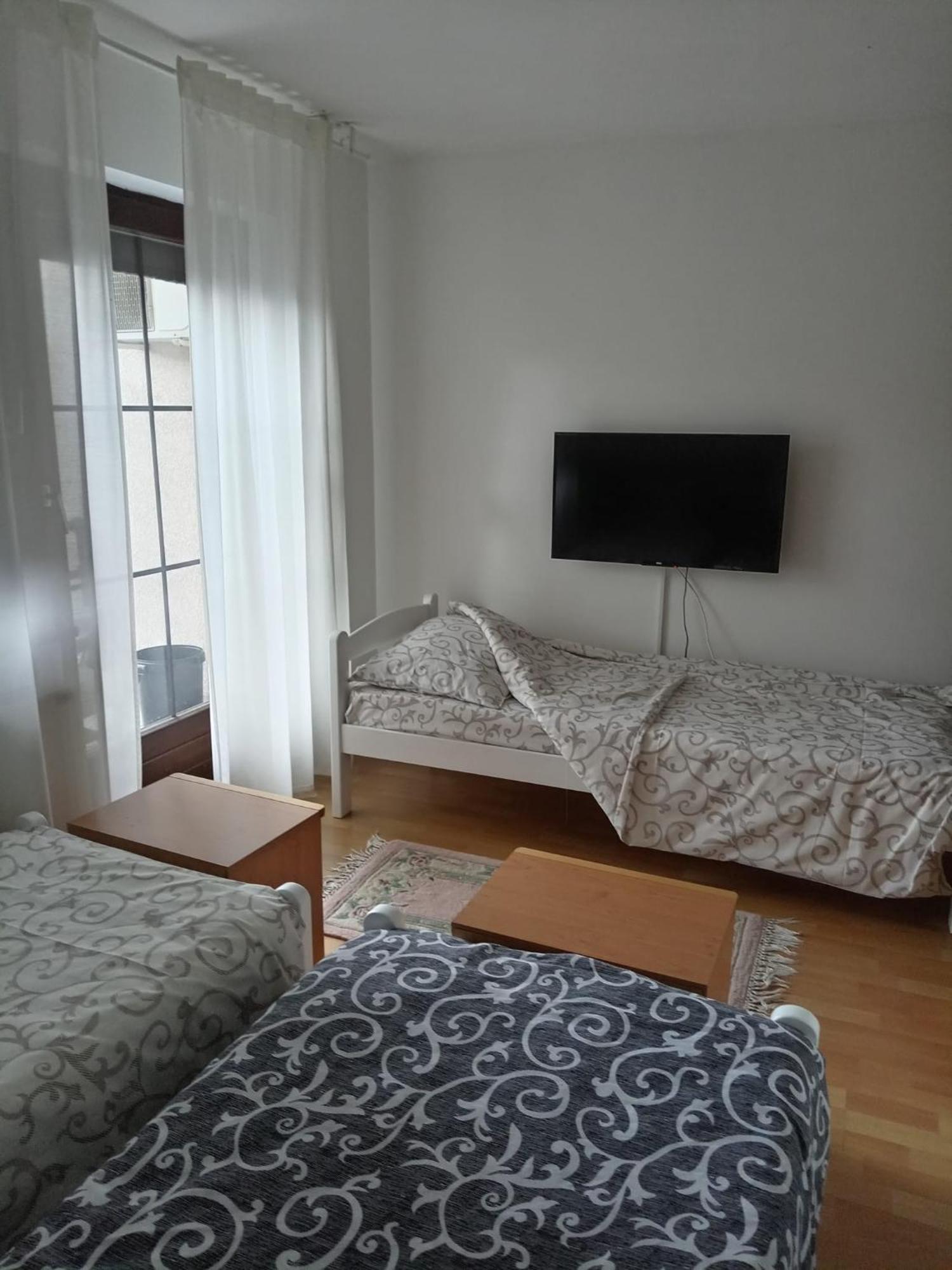 Tri Sesira Ljubovija Otel Dış mekan fotoğraf