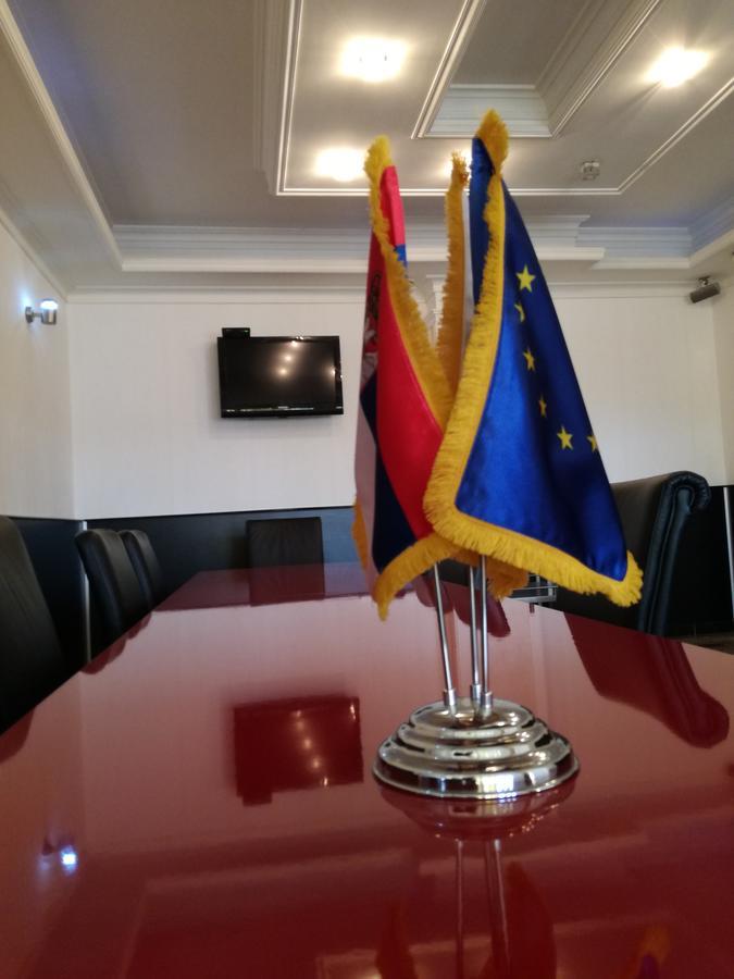Tri Sesira Ljubovija Otel Dış mekan fotoğraf