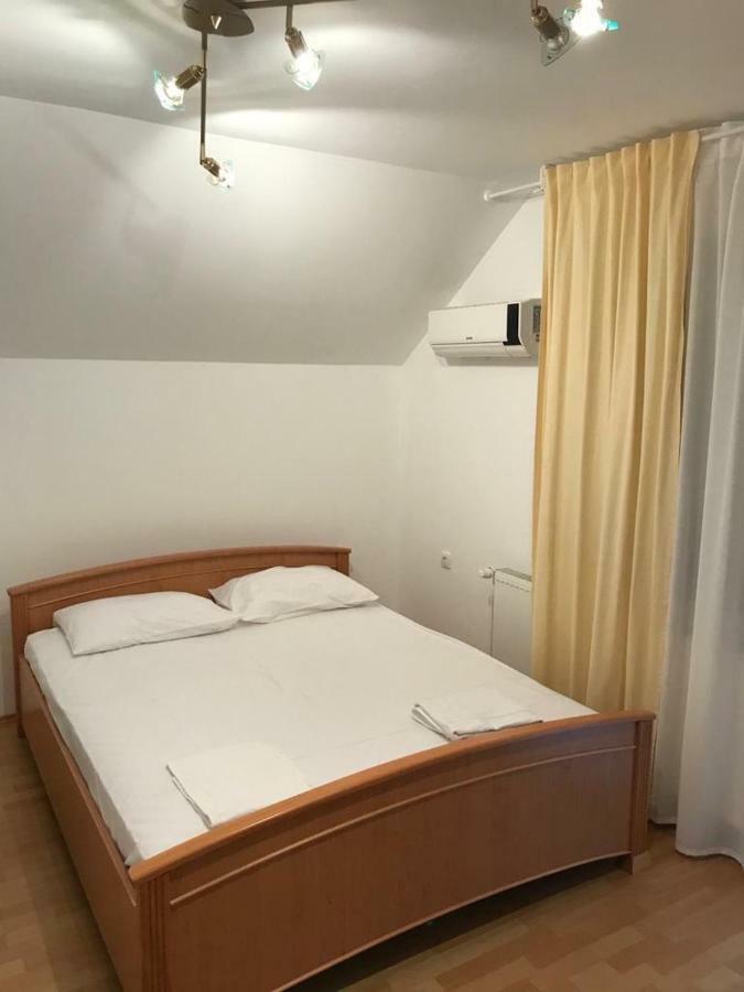 Tri Sesira Ljubovija Otel Dış mekan fotoğraf