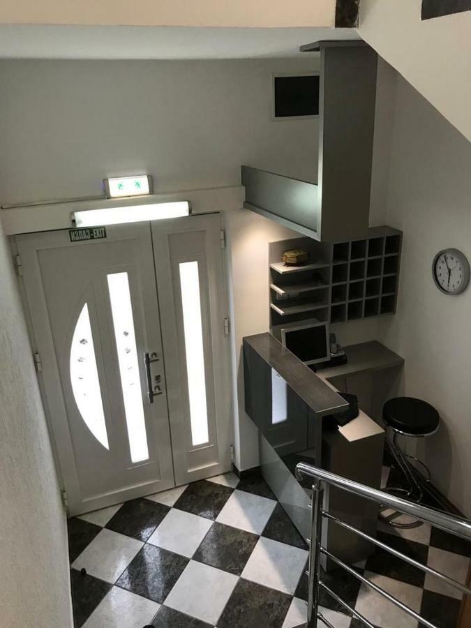 Tri Sesira Ljubovija Otel Dış mekan fotoğraf