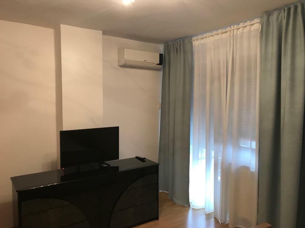 Tri Sesira Ljubovija Otel Dış mekan fotoğraf