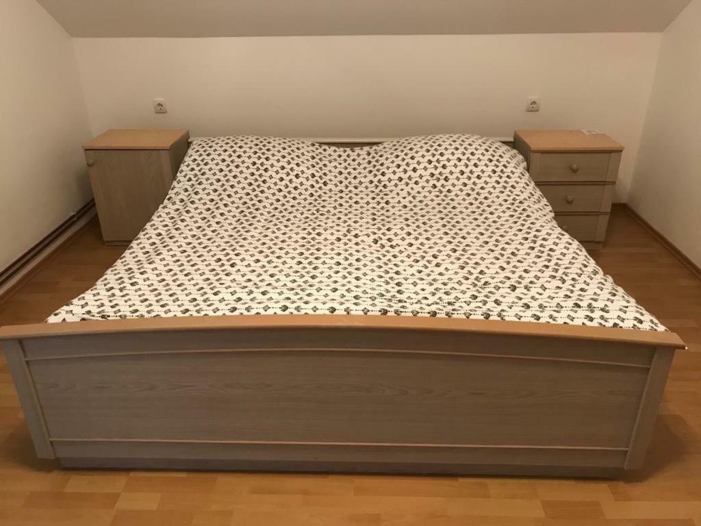 Tri Sesira Ljubovija Otel Dış mekan fotoğraf